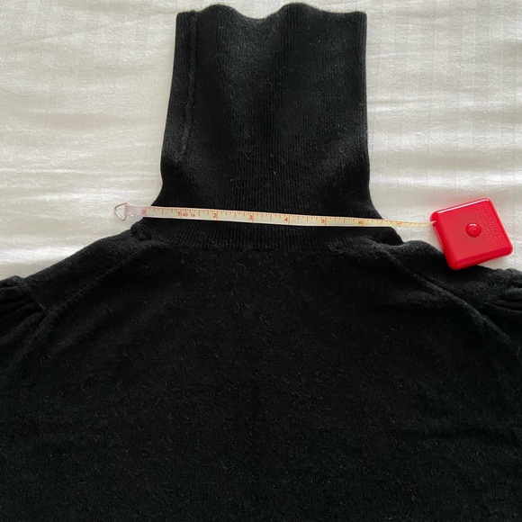 2/$25 💙Black puff-sleeve turtleneck sweater - Picture 5 of 7